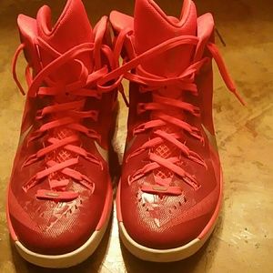 Like new!! Clean pair of hyperdunks Nike..